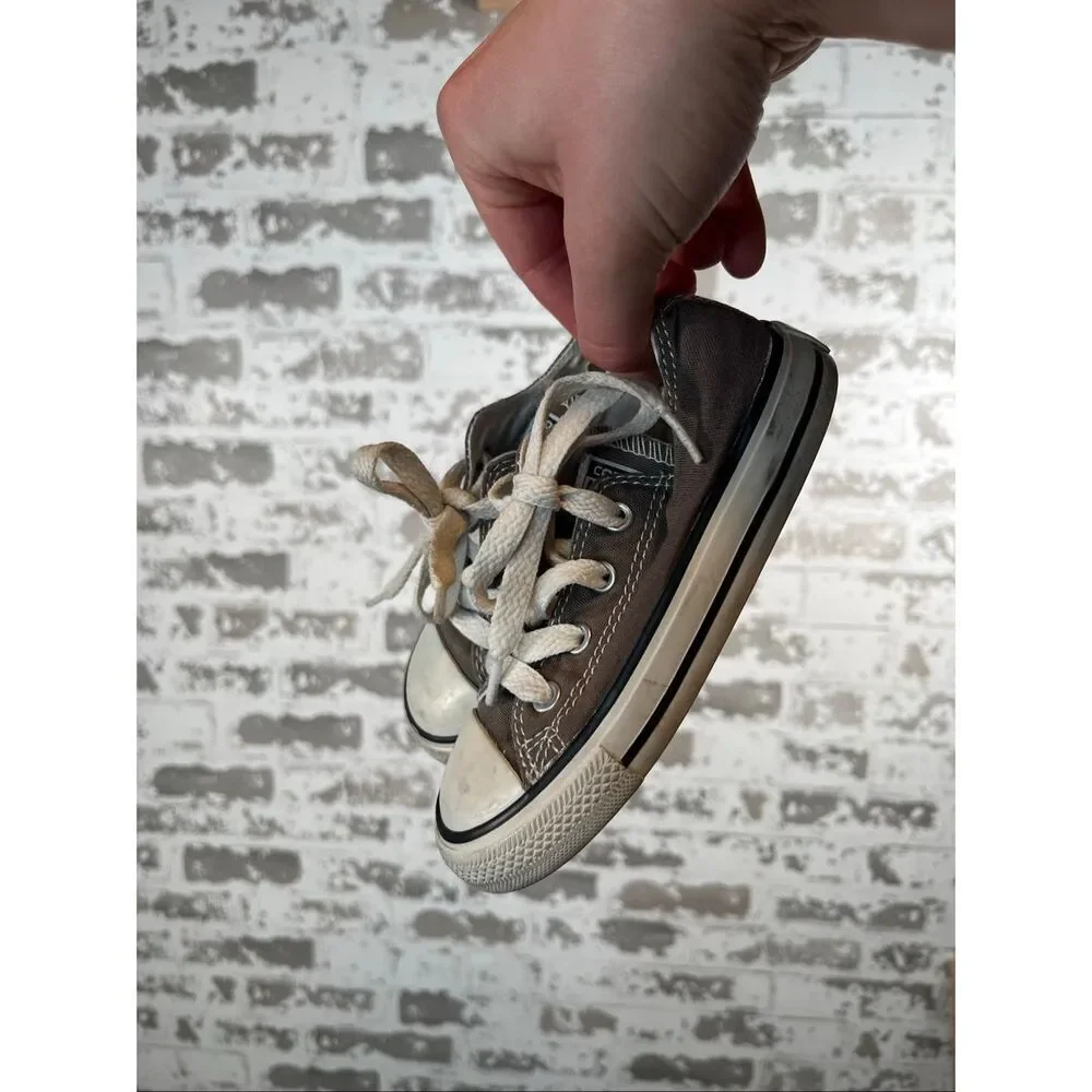 Converse | infant size 8 gray lace up sneakers